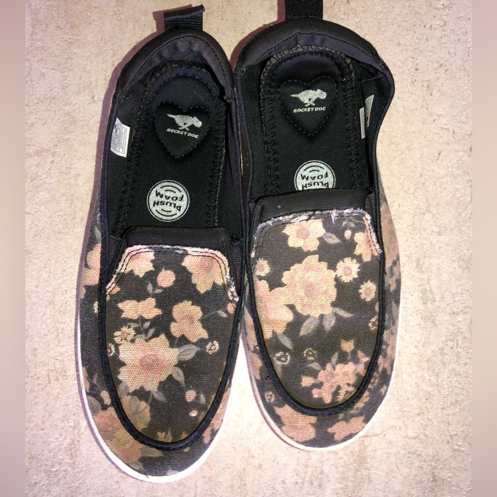 Rocket dog slip ons